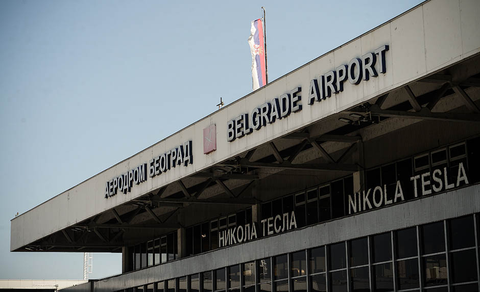 Srčani udar: Avion iz Hurgade prinudno u Beogradu