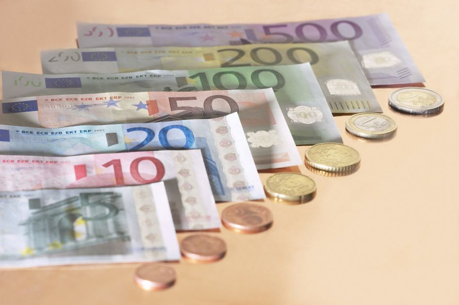 Srednji kurs dinara 117,5847 za evro