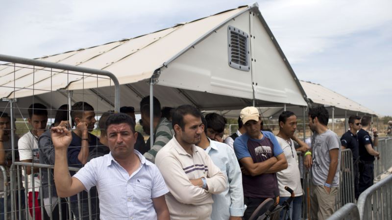 Srpski ministar Vulin za jačanje granice u odbrani od migranata