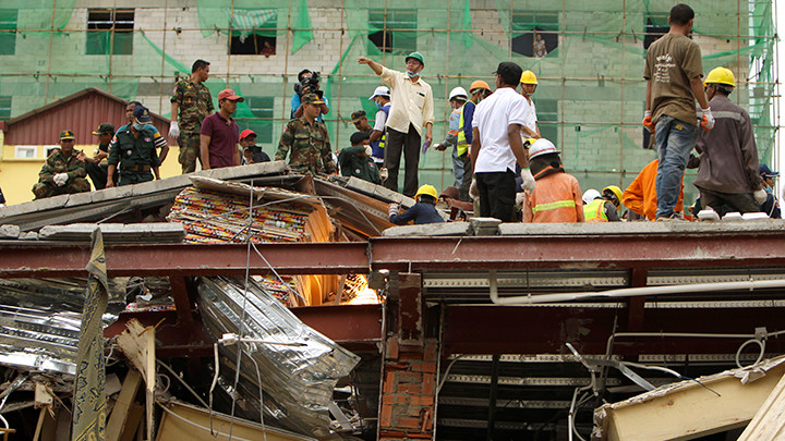 Srušila se zgrada u Kambodži - Najmanje 13 osoba poginulo (FOTO)