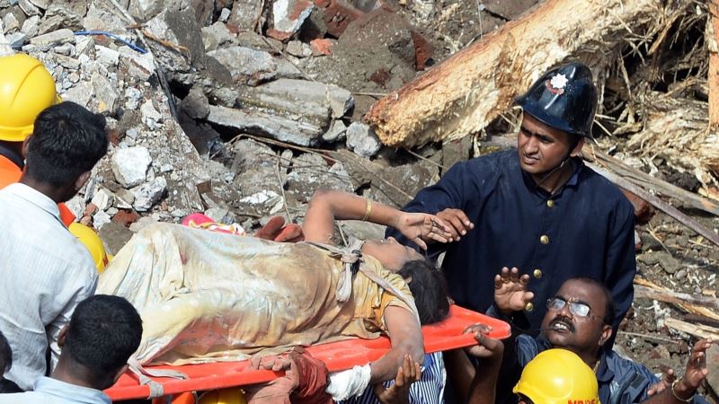 Srušila se zgrada u Mumbaju, zatrpano 40 ljudi