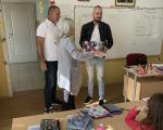 Šta detetu treba da raste do neba: Povodom Dečije nedelje knjige na dar deci u selu Rujnik od GO Crveni Krst