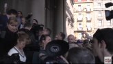 Totalni haos ispred Skupštine grada: Vređanja, psovke, kola Hitne FOTO