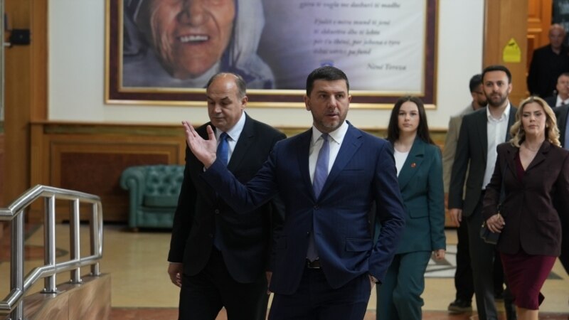 Šta se dešava u Demokratskoj partiji Kosova?