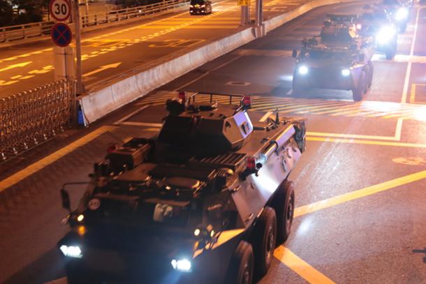 Šta se dešava u Hongkongu? Transporteri na ulicama FOTO