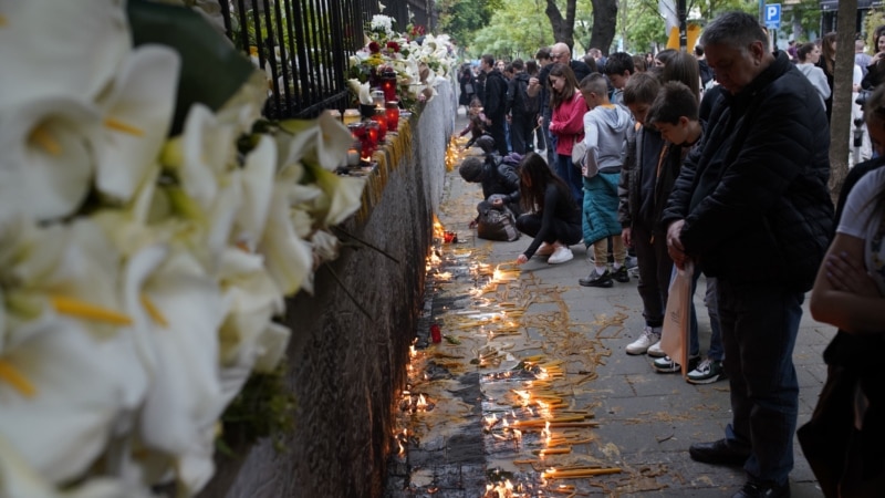 Šta se zamera u odgovoru države nakon tragedije u beogradskoj školi? 