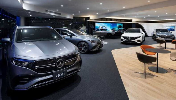 Šta stoji iza izjave da Mercedes prodaje sve autokuće u Nemačkoj i šta će biti s 8000 radnika