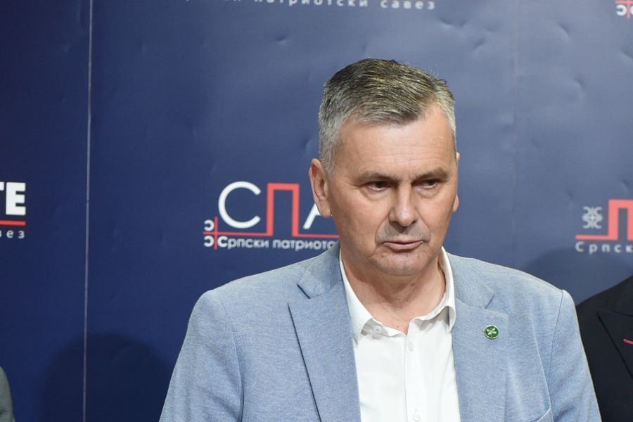 Stamatović: Nadamo se da Vesić neće 10.04 izvjesiti šahovnice po Beogradu