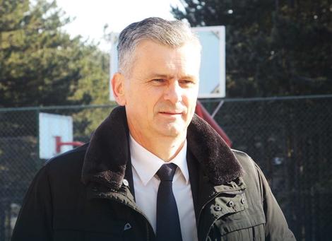 Stamatović predao RIK-u 13.500 potpisa za kandidaturu