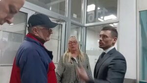 Stanari na Voždovcu izvršili građansko hapšenje aktivista SNS, među njima bio i Relja Ognjenović (VIDEO)