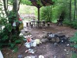 Stara planina puna turista ali i smeća - čuvari organizovali čišćenje 