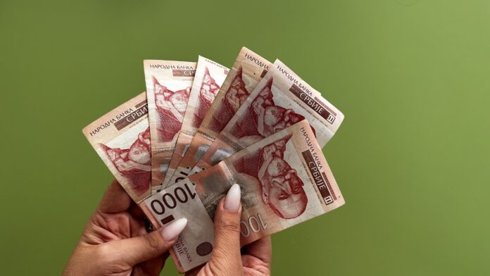 Statistika: Prosečna plata u Nišu 105 hiljada dinara, u Leskovcu 20 hiljada manje