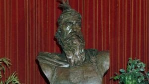 Statua Skenderbega u centru Ulcinja