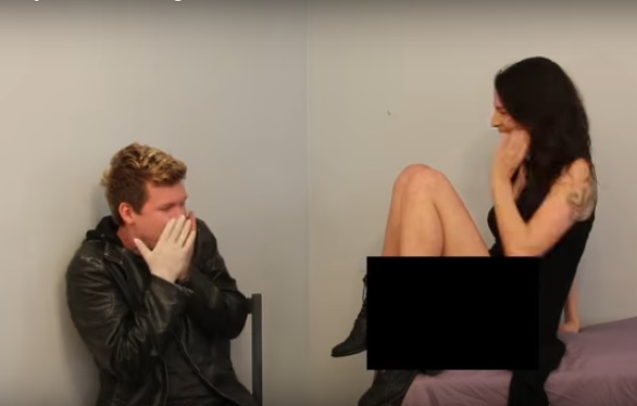 Stavili su gej muškarce pred ženske vagine i ništa nije moglo da sakrije šok na njihovim licima (VIDEO)
