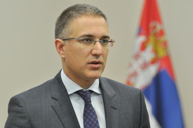 Stefanović:Deo opozicije i medija crta Vučiću metu na čelu
