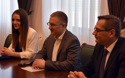 
					Stefanović: MUP neće odobriti nijedno okupljanje 6. maja u Hrtkovcima 
					
									