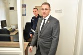 Stefanović: Skandalozno ponašanje SzS, gađali jajima policajce