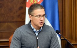 
					Stefanović: Srbija ne nagovara migrante da idu ka granici 
					
									