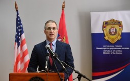 
					Stefanović: Vučić razmatra mogućnost aboliranja onih koji nisu počinili teža dela 
					
									