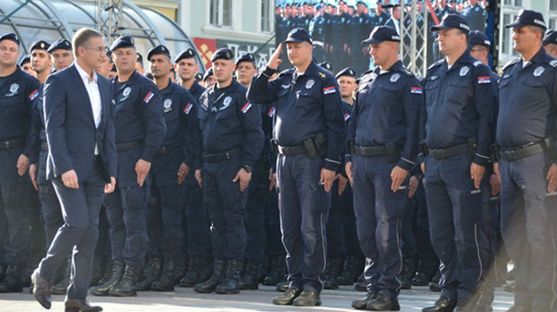 Stefanović za RTS: Bolji slovi i povećanje plata znak da država brine o policiji