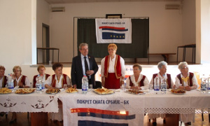 Stigao vredan poklon: Pokret Snaga Srbije obradovao Udruženje žena Grandulički biseri
