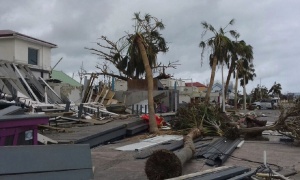Stigla pomoć za SRBE na ostrvu koje je PREGAZILA Irma