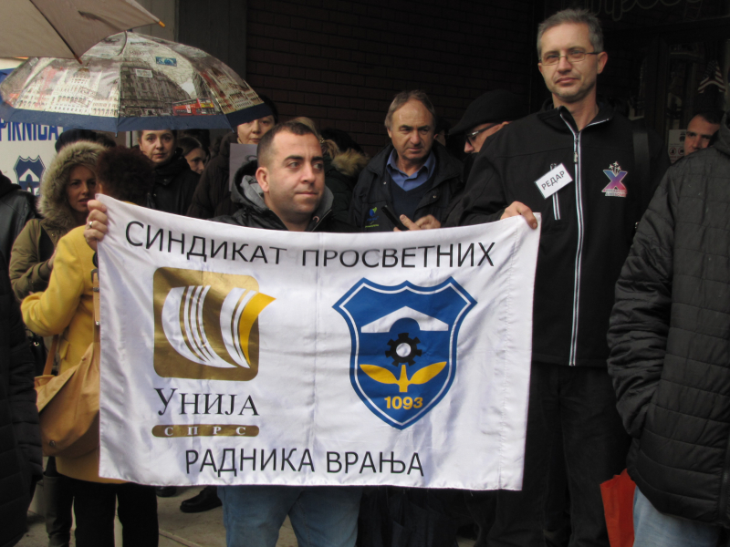 „Stop svakoj vrsti nasilja u školama“ poručuju prosvetni radnici iz Vranja (Foto)
