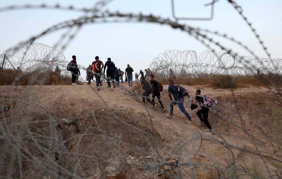 Stotine migranata iz Italije ilegalno deportovano preko Slovenije i Hrvatske do Bosne