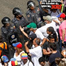 Strah od suprotstavljenih protesta: Bezbedonosne snage Venecuele na VRHUNCU OPREZA