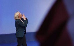
					Stranka Marin Le Pen počela kampanju za izbore za Evropski parlament 
					
									