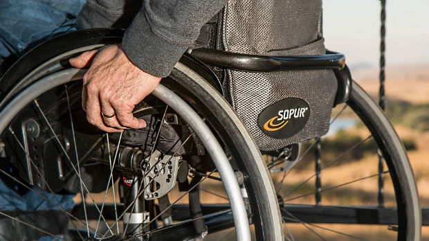 Stranke i sindikati pozivaju na unapređenje položaja osoba sa invaliditetom