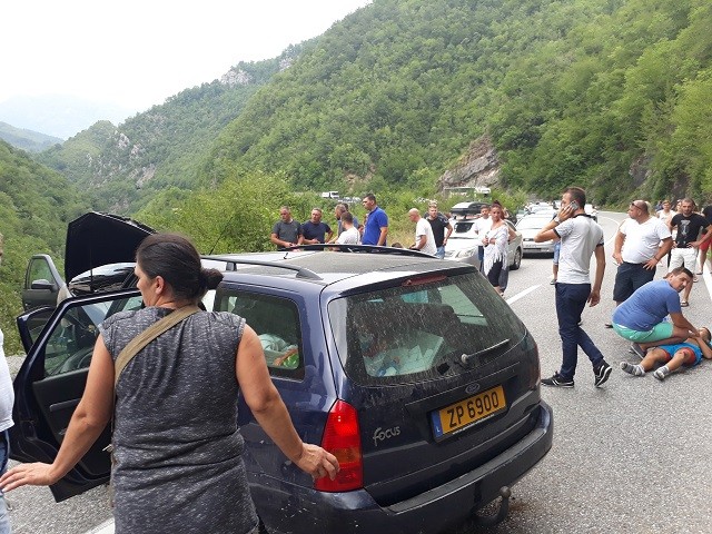 Stravičan udes u Crnoj Gori – Povrijeđena žena iz Sandžaka i još petoro djece