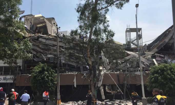 Stravičan zemljotres pogodio Meksiko, 60 mrtvih, ljudi zatrpani u ruševinama