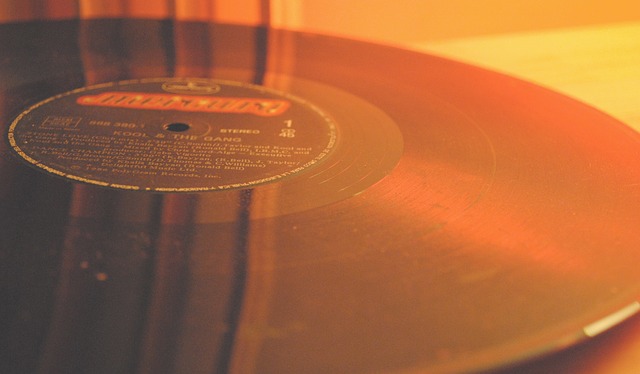 Striming muzike obara rekorde: Prodaja ploča i kaseta u porastu