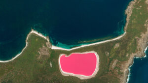 Stručnjaci su objasnili: Ovo je razlog zašto jezero Hilier ima nestvarno drečavo roze boju