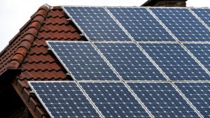 Struja iz solara jeftina u svetu ali ne i u Srbiji zbog fid-in tarifa
