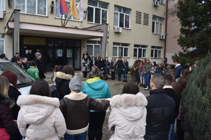 Studenti Pedagoškog fakulteta u Vranju izašli iz blokade, kažu preveliki su pritisci