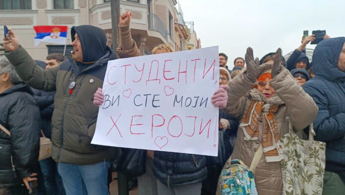 Studenti iz Niša i Beograda pričaju sa građanima Pirota, Dimitrovgrada i okolnih sela