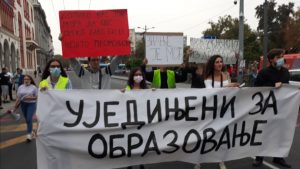 Studenti krenuli u protestnu šetnju ka Ministarstvu prosvete