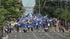 Studentska borba protiv korupcije se mora voditi i na radnim mestima ne samo na blokada: U toku protest studenata i sindikata ispred Vlade Srbije
