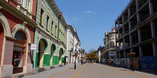 Subotica: Nalepnice na kojima su precrtani minaret, džamije i polumesec
