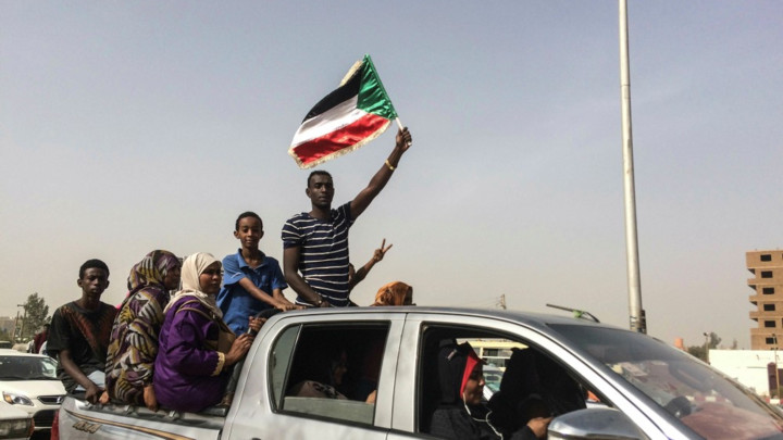 Sudan: Demonstranti protestuju protiv vojne vladavine