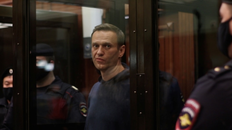 Ruski opozicionar Aleksej Navaljni na suđenju za klevetu 