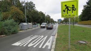 Sugestija za ponavljače koji donose odluke o školstvu: Svim srednjoškolcima zaključite petice