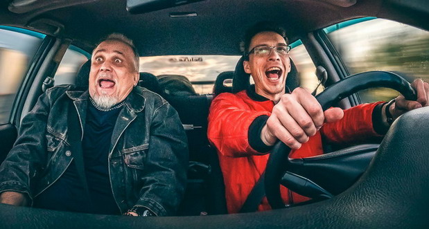 Sujeverje za volanom: Šta ruski vozači rade da ih ne bi pratio baksuz?