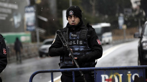 Sukob bandi ispred suda u Istanbulu, povređena jedna osoba