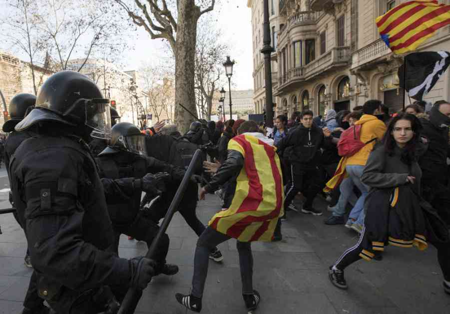 Sukob demonstranata i policije u Kataloniji