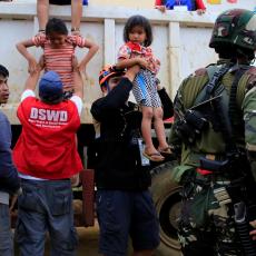Sukobi na Filipinima ne prestaju: Blokirani civili ŽELE da pobegnu od KRVOŽEDNIH džihadista! (FOTO)