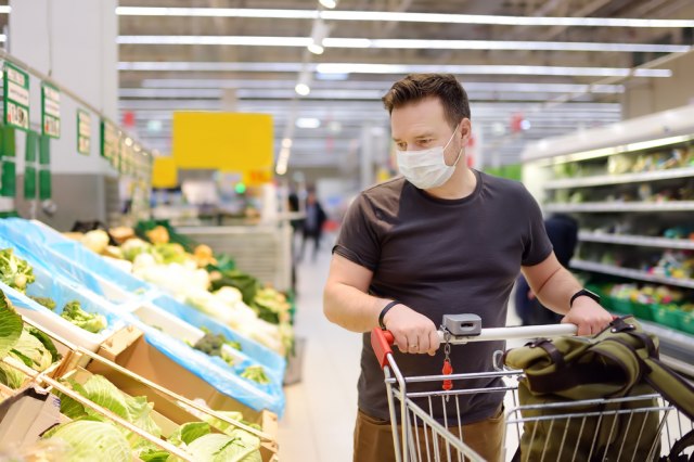 Supermarketi teraju inficirane kovidom da rade