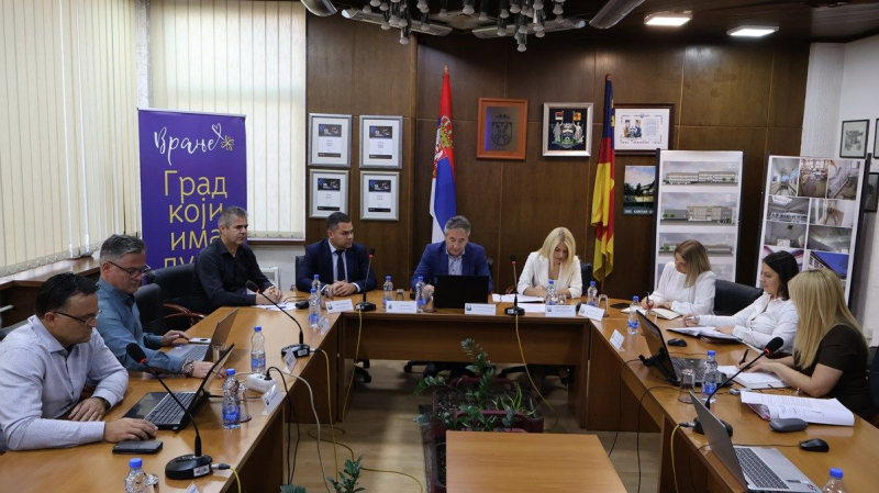 Sutra 82. sednica Gradskog veća Vranja: Na dnevnom redu izmene u „Vodovodu“, planovi PU „Naše dete“ i podrška crkvama